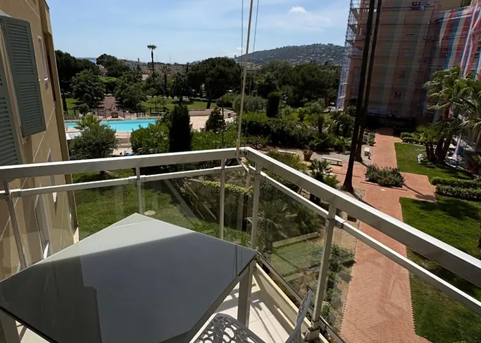 La Des Pins Apartment