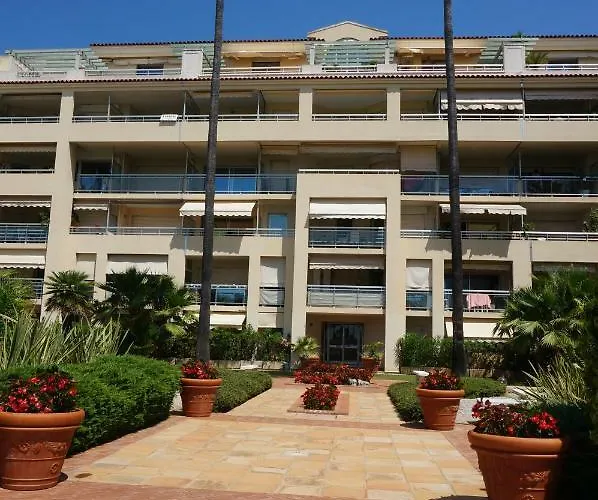 La Des Pins * Juan-les-Pins