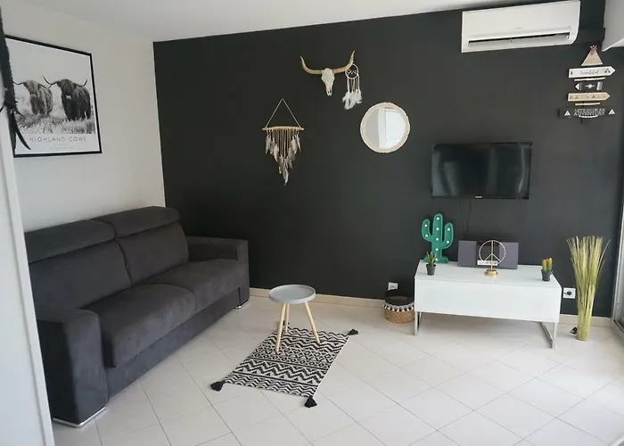 Apartment La Des Pins *